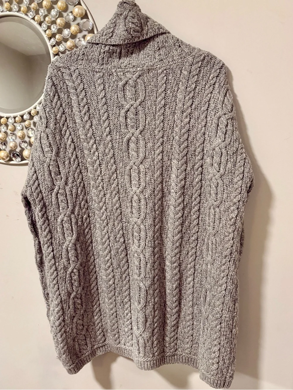 100 % Merino Wool Aran Craft Cable Knit Sweater-Cowl Neck / Size: M / Light Grey - Picture 3 of 5